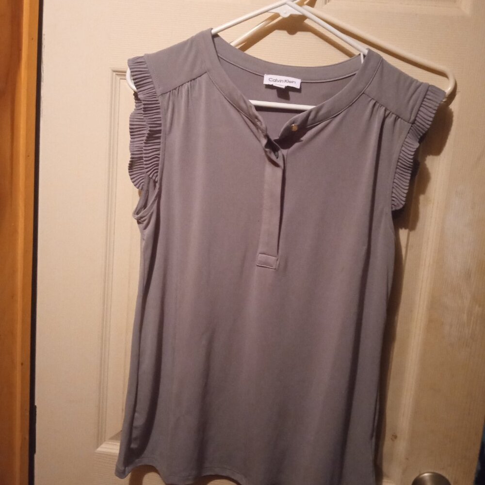 Sleeveless blouse